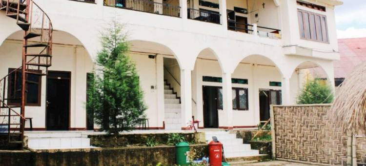 FX72鲁滕酒店(FX 72 Ruteng Hotel)图片