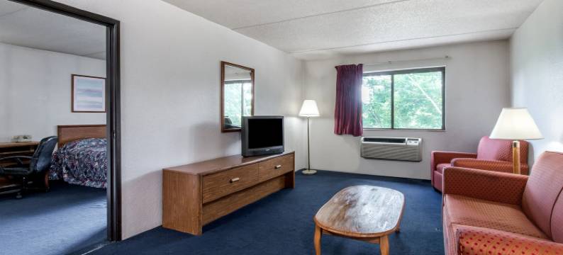 新伦敦速8酒店(Super 8 by Wyndham Groton)图片