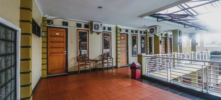 RedDoorz Plus at Neo Asri Hotel Megamendung Puncak Bogor图片