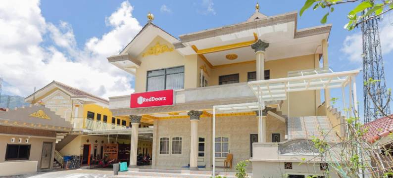 红门酒店普拉斯@邦特斯别墅巴图(RedDoorz Plus @ Villa Bontes Batu)图片