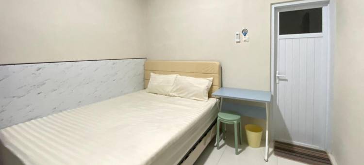任抹 Modern Stay RedPartner Roxy购物中心酒店(Modern Stay Near Roxy Mall Jember RedPartner)图片