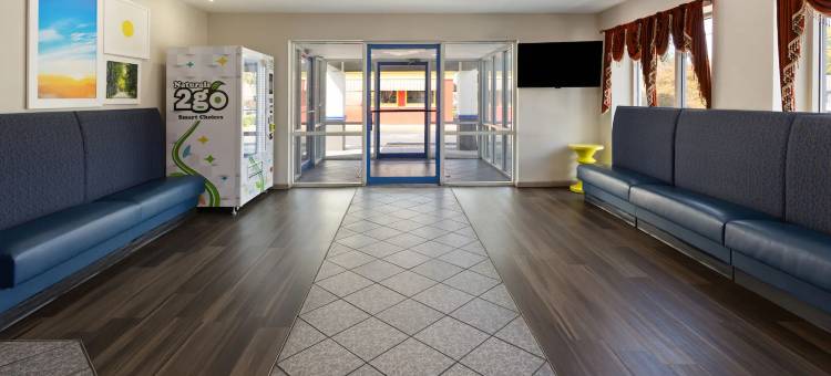 奥尔巴尼戴斯套房酒店(Days Inn & Suites by Wyndham Albany)图片