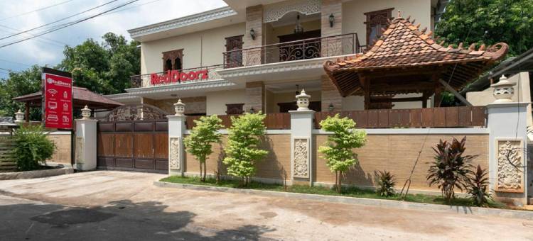 接近Banyumanik收费公路出口的RedDoorz Syariah(RedDoorz Syariah Near Exit Toll Banyumanik Semarang)图片