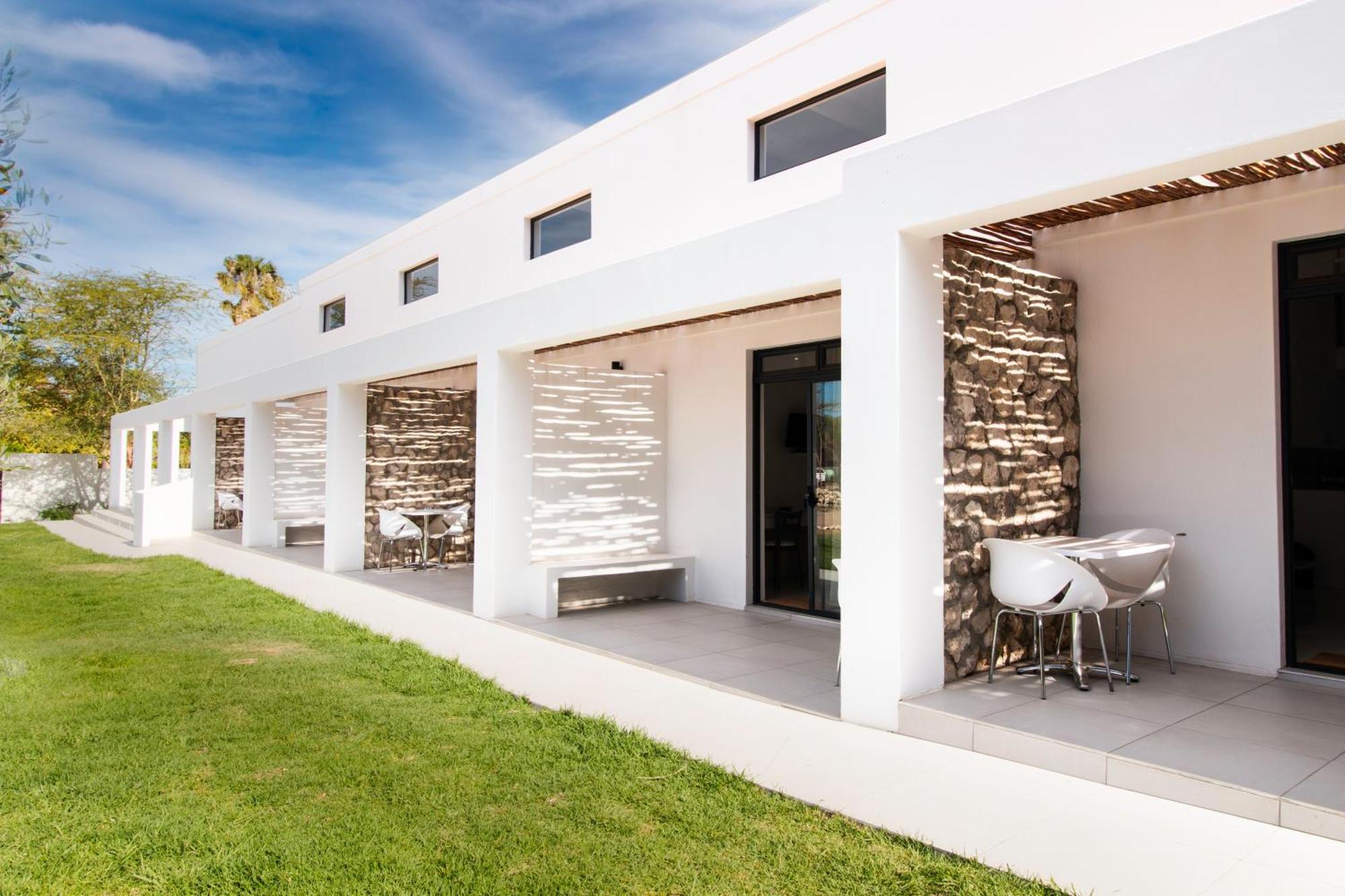 Karoo Retreat- Self Catering Villas and Bed & BreakfastOver view