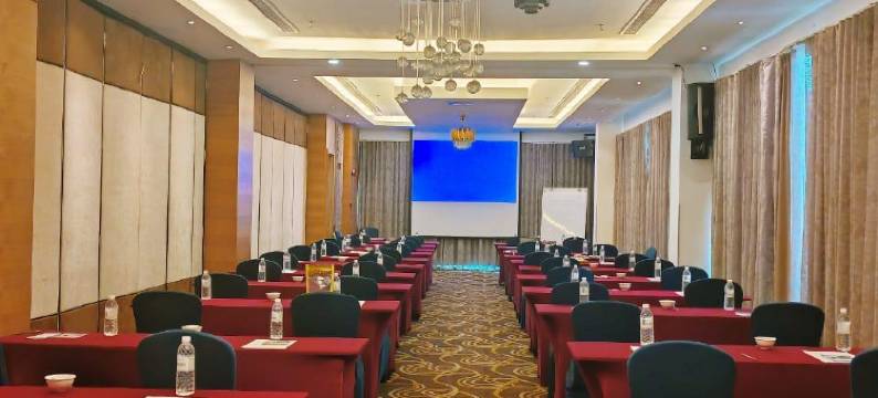 格林斯套房酒店(Greens Hotel & Suites)图片