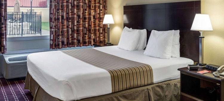 崔德尔菲亚威灵伊康套房旅馆(Econo Lodge Inn & Suites Triadelphia - Wheeling)图片