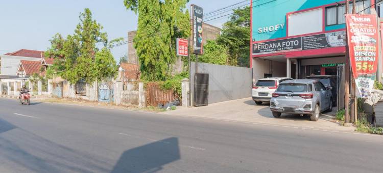 红门酒店清真-近苏邦收费站出口(RedDoorz Syariah Near Exit Toll Subang)图片