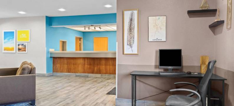 城堡石温德姆戴斯套房酒店(Days Inn & Suites by Wyndham Castle Rock)图片