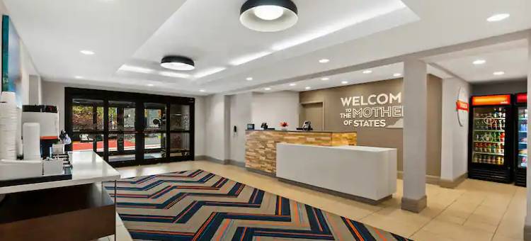 弗农山贝尔沃-亚历山大南区欢朋套房酒店(Hampton Inn & Suites by Hilton Fort Belvoir Alexandria South)图片