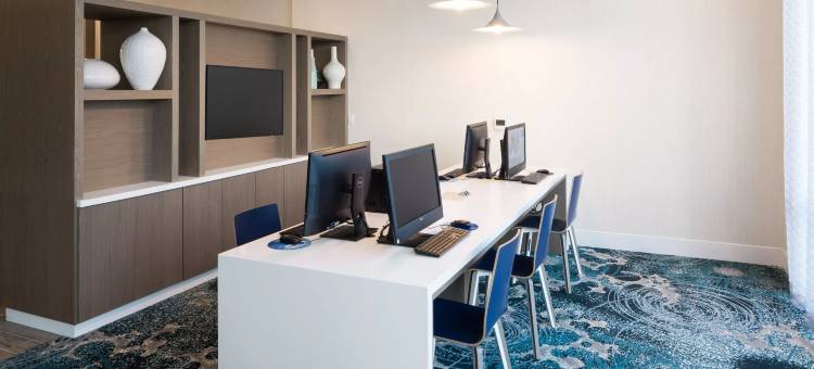 奥兰多海洋世界智选假日套房酒店(Holiday Inn Express & Suites Orlando at Seaworld)图片