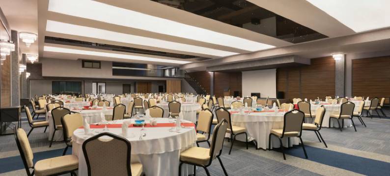 蒂雷温德姆华美达酒店(Ramada by Wyndham Tire)图片