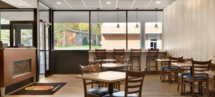 利物浦-锡拉丘兹北机场速8酒店(Super 8 by Wyndham Liverpool/Syracuse North Airport)图片