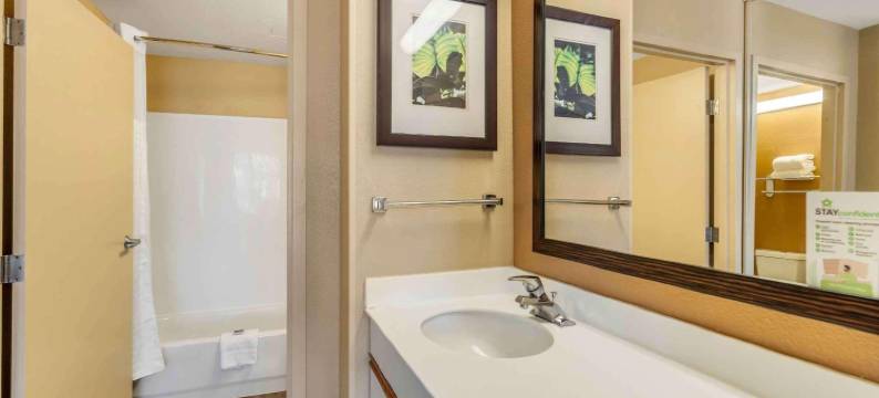 芝加哥弗农希尔斯林恩郡美国长住精选套房酒店(Studio 6 Extended Stay Chicago Vernon Hills Lincolnshire IL)图片