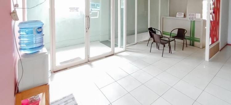 班查尔巴鲁近Q-Mall红多兹伊斯兰酒店(RedDoorz Syariah Near Q-Mall Banjarbaru)图片