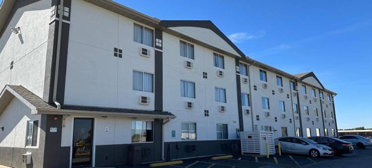 布卢明顿速8酒店(Super 8 by Wyndham Bloomington)图片