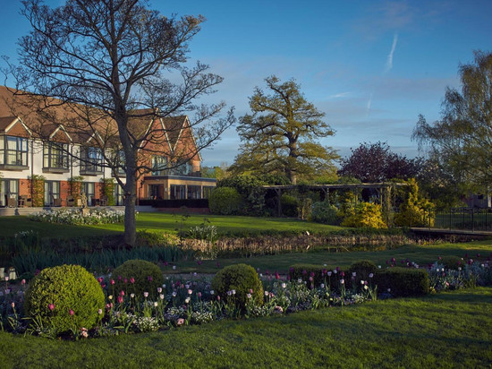 斯特雷特利天鹅酒店