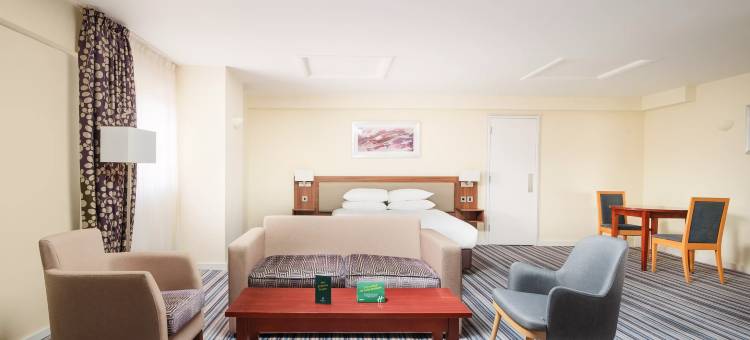 Holiday Inn 北安普顿(Holiday Inn NORTHAMPTON by IHG)图片