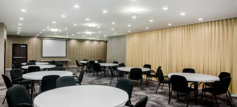 匹兹堡拉昆塔温德姆套房酒店(La Quinta Inn & Suites by Wyndham Pittsburg)图片