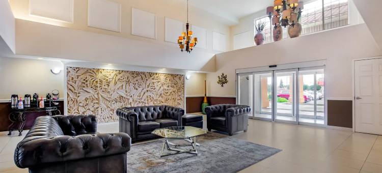 福勒拉昆塔温德姆套房酒店(La Quinta Inn & Suites by Wyndham Fowler)图片