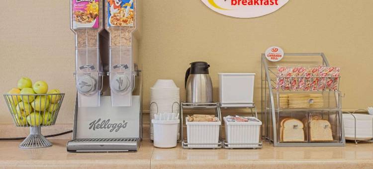 迪凡斯速8酒店(Super 8 by Wyndham Defiance)图片