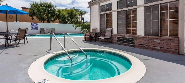 安纳海母会议中心温德姆华美达酒店(Ramada by Wyndham Anaheim Convention Center)图片