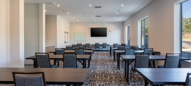康顿河石公园TownePlace套房酒店(TownePlace Suites Canton Riverstone Parkway)图片