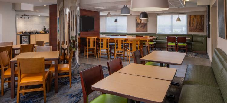 迈尔斯堡开普科勒尔万豪万枫酒店(Fairfield Inn & Suites Fort Myers Cape Coral)图片