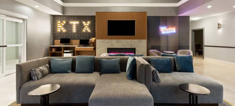 布鲁克希尔拉昆塔温德姆套房酒店(La Quinta Inn & Suites by Wyndham-Brookshire-West Katy)图片