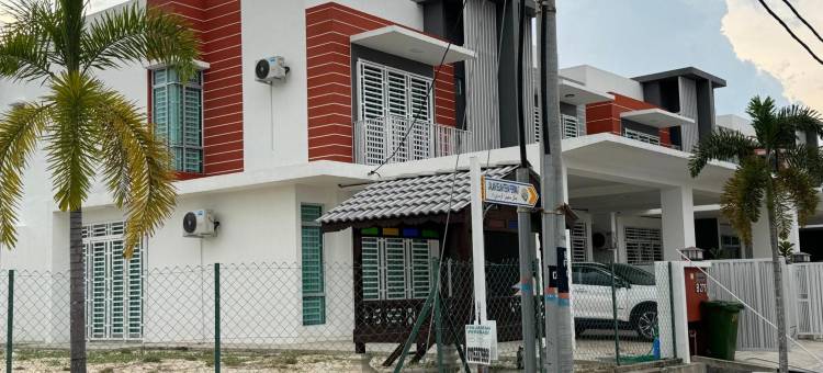 位于兰戛的4卧室独栋房屋-128平方米|带3个独立浴室(Acik Homestay)图片