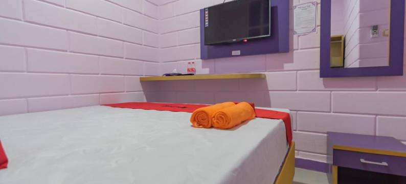 红多兹酒店@加鲁特奇帕纳斯(RedDoorz @ Cipanas Garut)图片