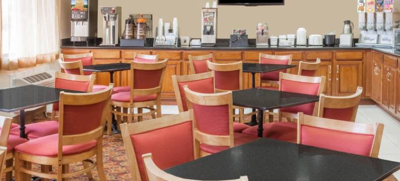 博林格林南温德姆速8酒店(Super 8 by Wyndham Bowling Green South)图片