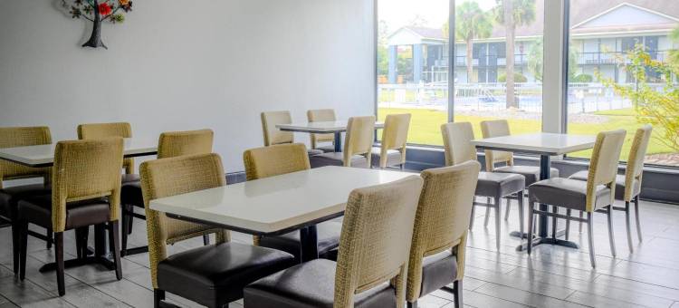 速8酒店-温德姆哈迪维尔萨凡纳北(Super 8 by Wyndham Hardeeville)图片