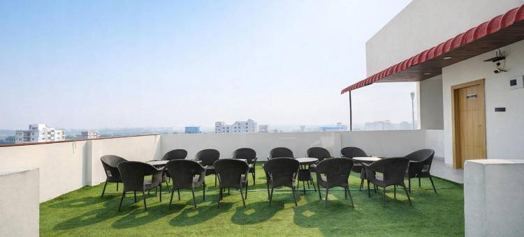 法布湖景城堡酒店(FabHotel Lake View Castle)图片