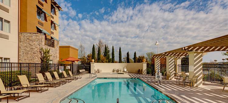 帕索罗布尔斯万怡酒店(Courtyard Paso Robles)图片