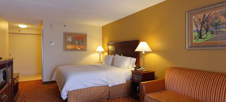 夏洛茨维尔-大学区欢朋套房酒店(Hampton Inn & Suites Charlottesville-at the University)图片