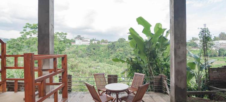 甘榜加佳2号红多兹酒店(RedDoorz Near Farmhouse Lembang)图片