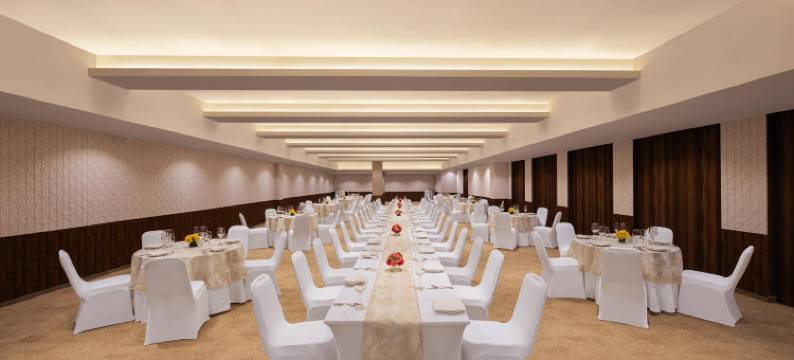 V Sarovar Portico MI Road Jaipur图片