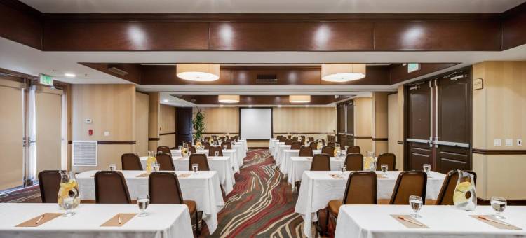 莫雷诺谷艾尔水疗酒店(Ayres Hotel & Spa Moreno Valley/Riverside)图片