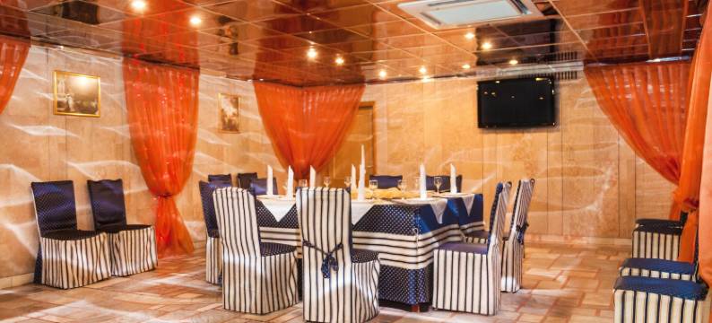 莫罗德兹纳亚酒店(Molodezhnaya Hotel)图片