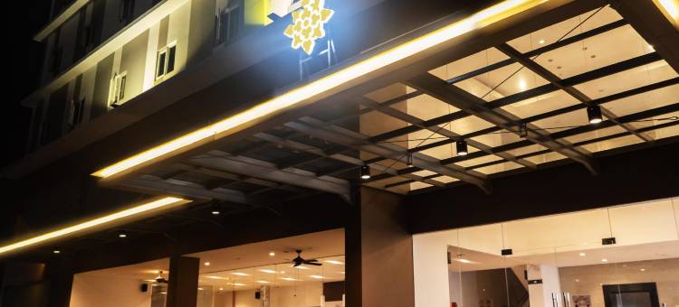 西朗林恩酒店(Lynn Hotel Serang)图片