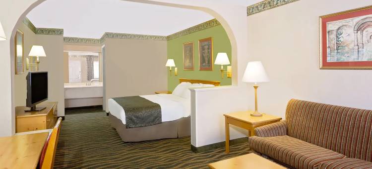 斯塔克维尔温德姆戴斯套房酒店(Days Inn & Suites by Wyndham Starkville)图片