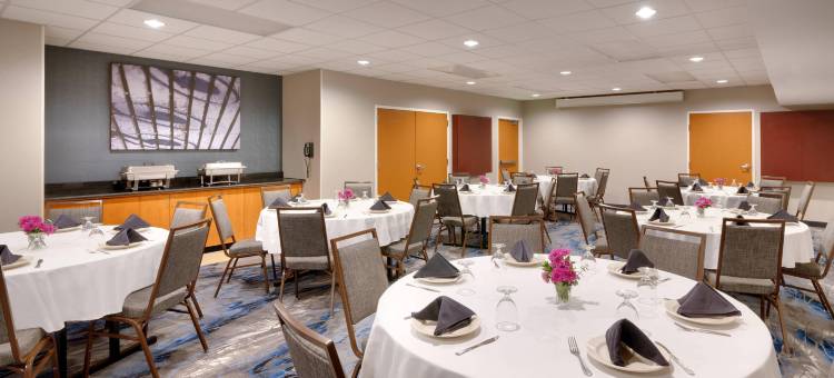 西雅图贝尔维尤 - 雷德蒙德万枫酒店(Fairfield Inn & Suites Seattle Bellevue/Redmond)图片