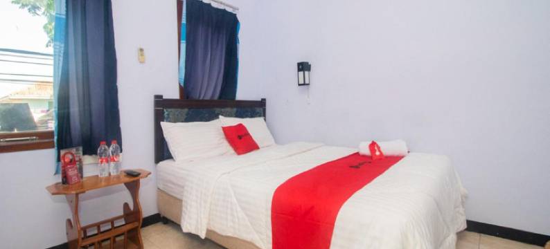 红多兹酒店-近布姆海滩(RedDoorz Near Pantai Boom)图片