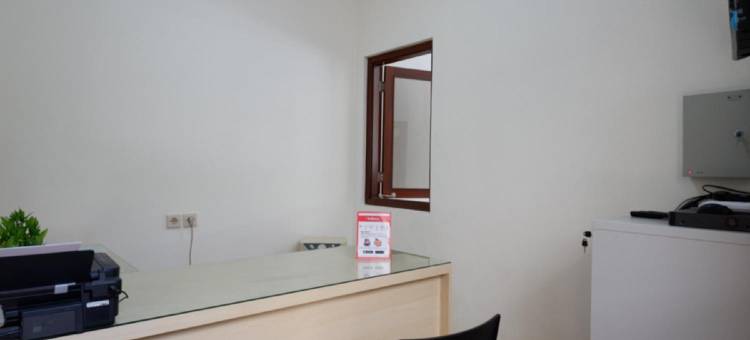 阿伦阿伦库杜斯附近的红多兹丝 2(RedDoorz Near Alun Alun Kudus 2)图片