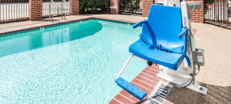 达拉斯戴斯套房酒店(Days Inn & Suites by Wyndham Dallas)图片