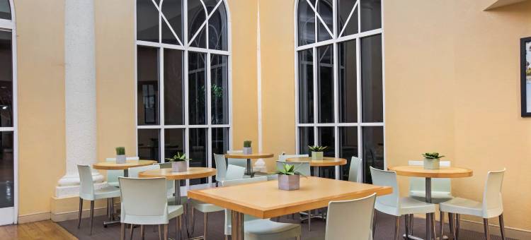 黎明城拉昆塔温德姆套房酒店(La Quinta Inn & Suites by Wyndham Sunrise)图片