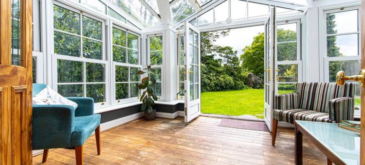 斯旺西谷假日酒店(Swansea Valley Holiday Cottages)图片