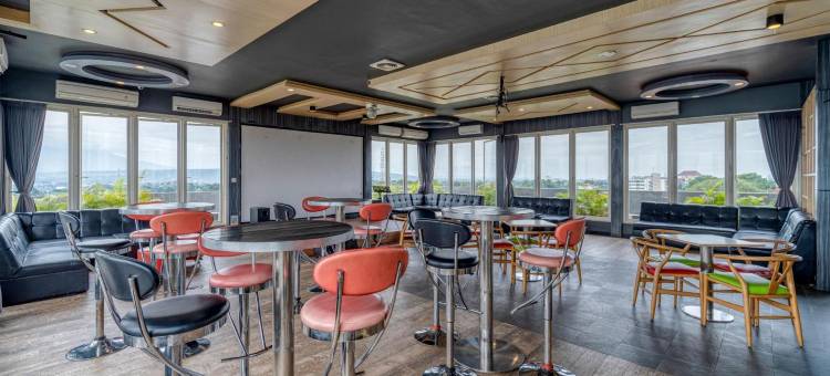 玛琅迈克斯万酒店(Ascent Hotel & Cafe Malang)图片