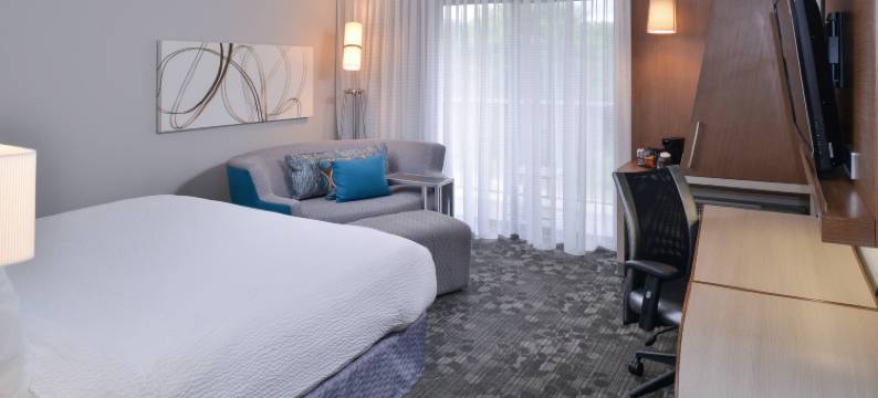 亚特兰大萨沃尼万怡酒店(Courtyard Atlanta Suwanee)图片