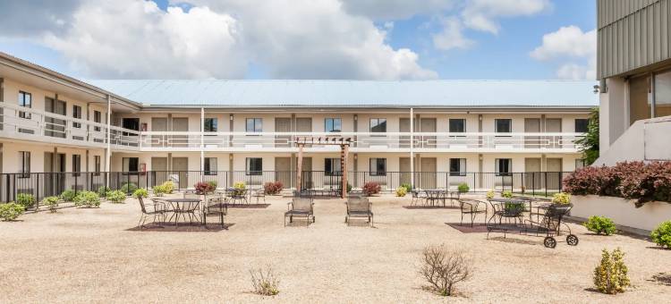 蒙特格尔速8酒店(Super 8 by Wyndham Monteagle TN)图片